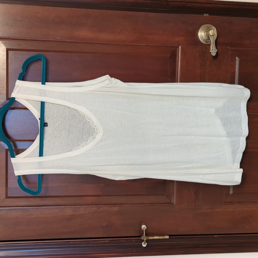 White tank lace details neckline M and L
